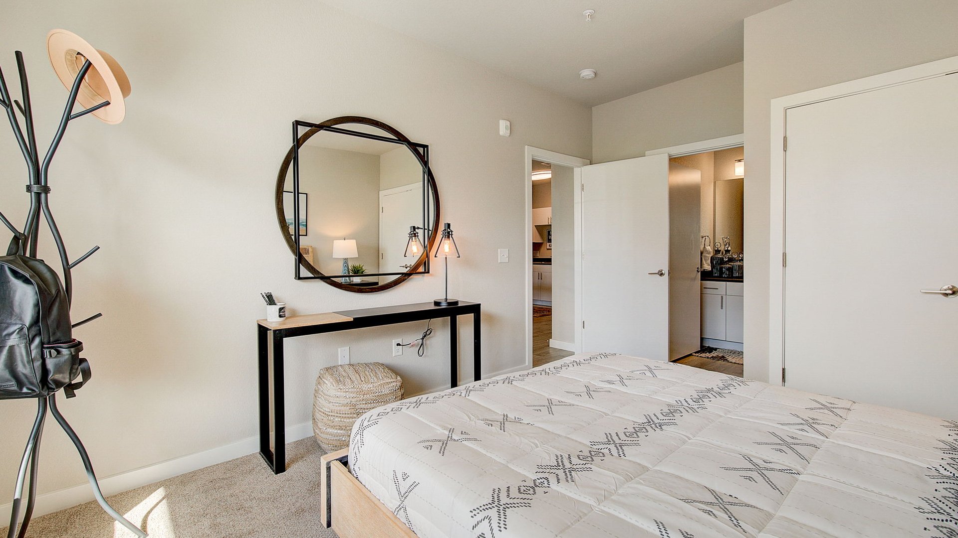 Virtual Tours & Gallery Authentix Lakeville Apartments